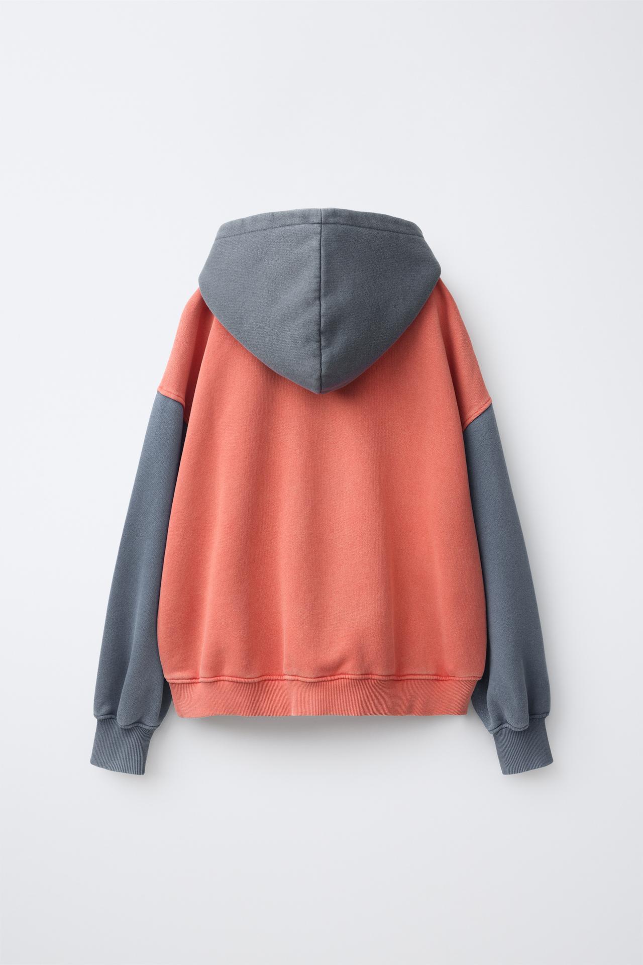 COLORBLOCK TEXT HOODIE — Red