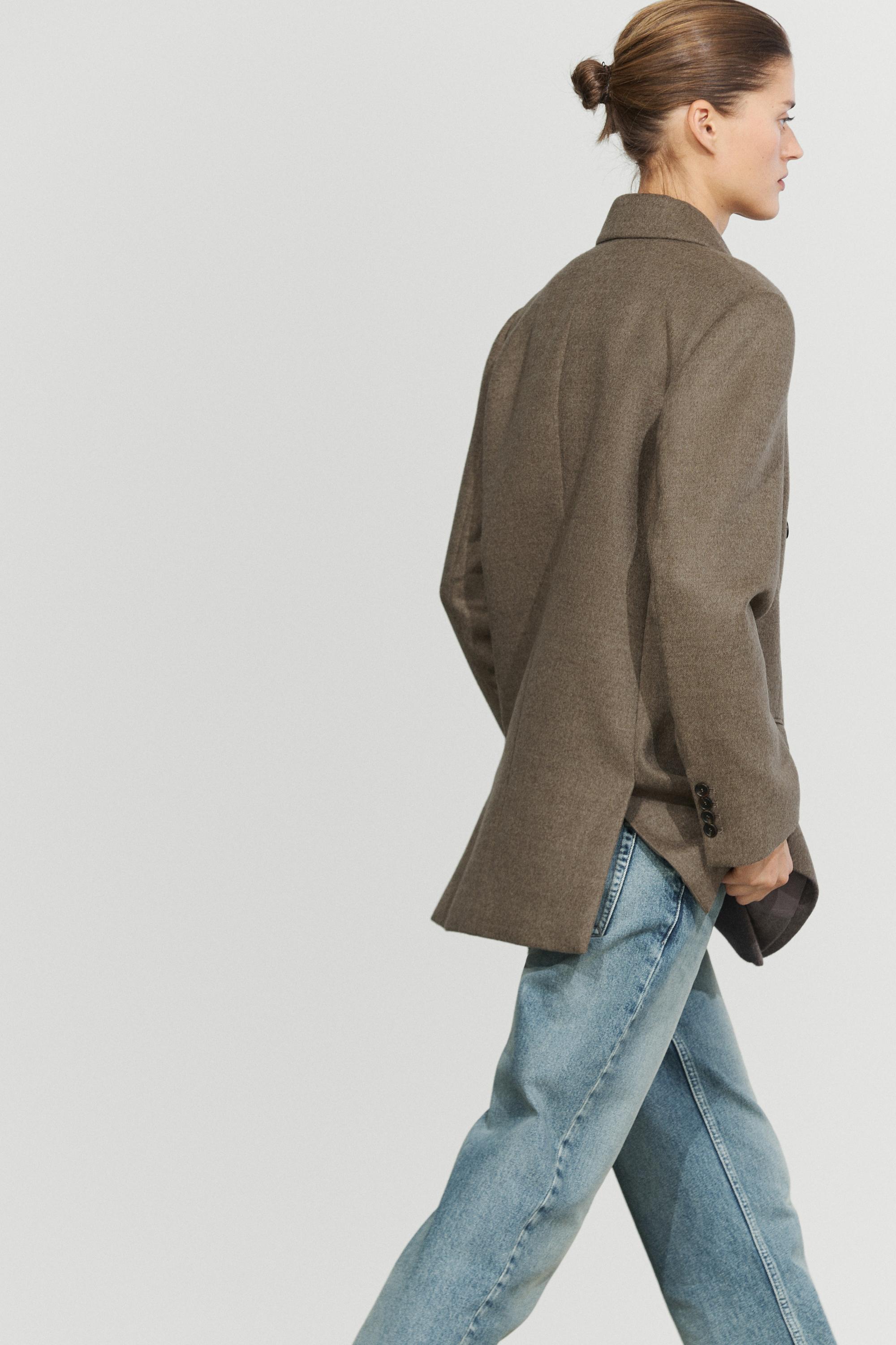 Medium wool blend double-breasted coat