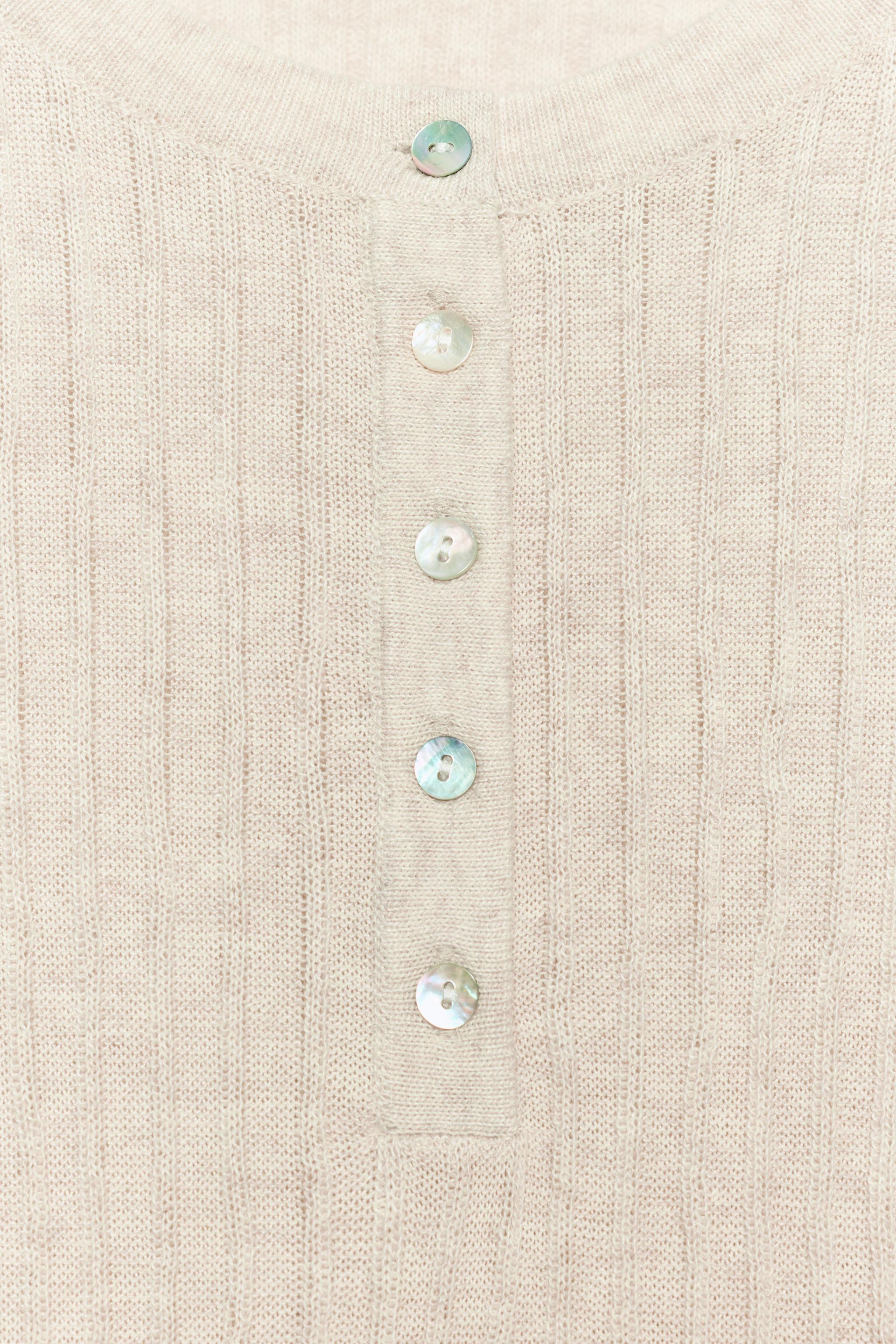 BUTTONED HENLEY T-SHIRT