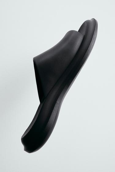 CHANCLA DE BAÑO VOLUMEN - Negro de Zara