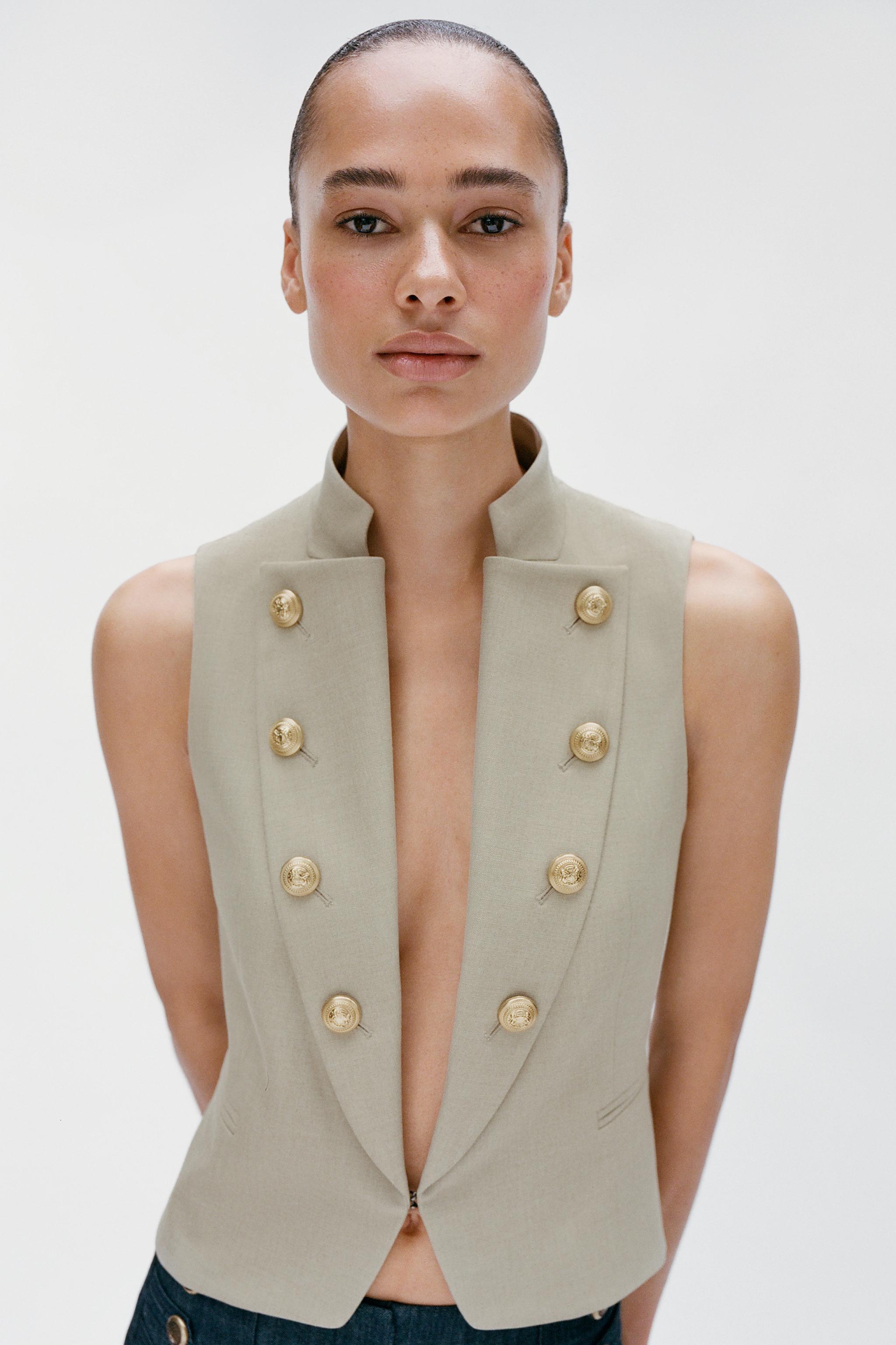 LAPEL BUTTON VEST — Sand