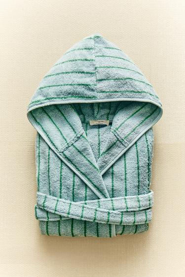 ХАЛАТ ЗА БАНЯ ВЕЛУР С РАЙЕТА ГОЛЯМ - Син от Zara