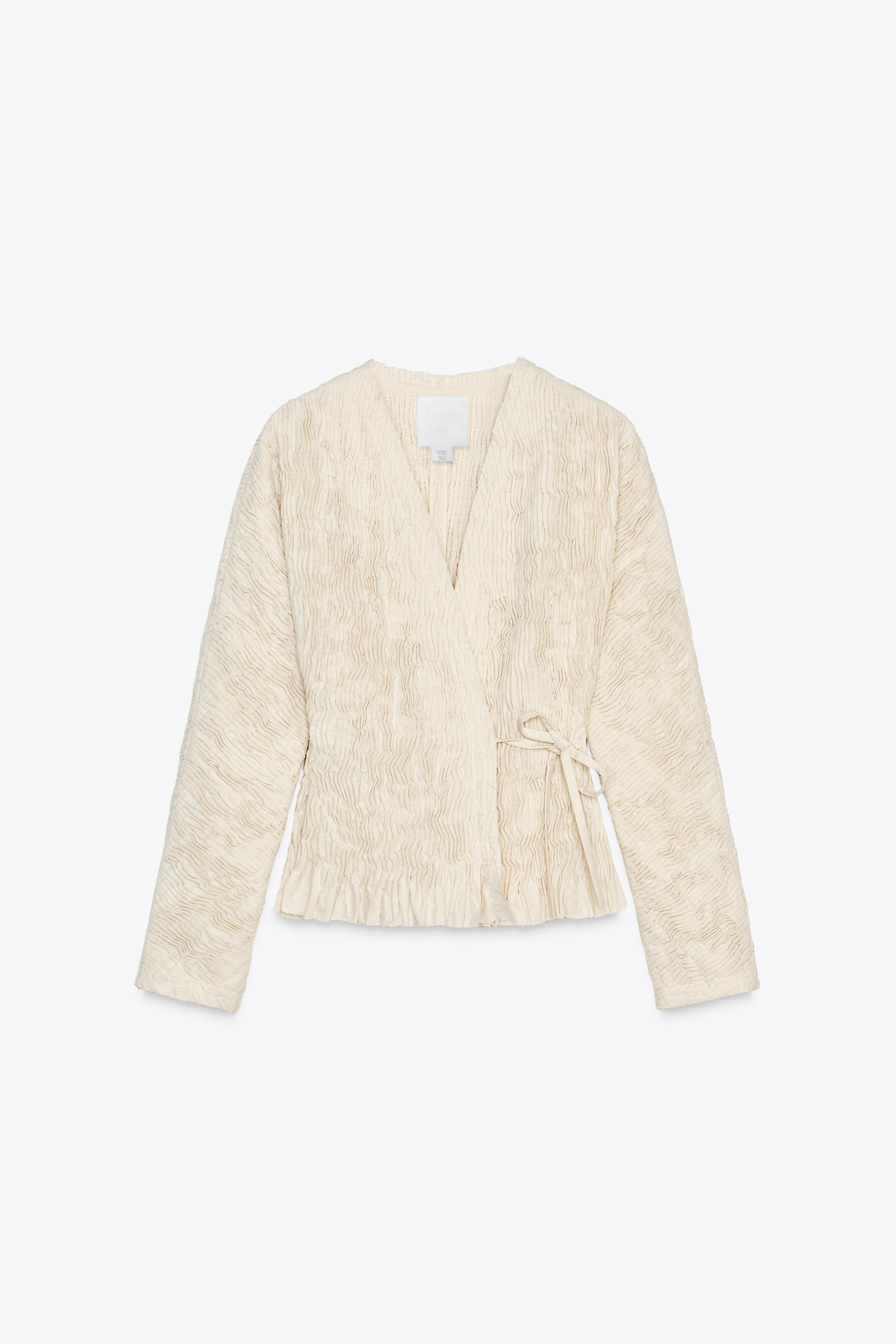 名作 PLEATED STRETCH BLAZER X FANGLU LIN - Ecru | ZARA Spain ピンズ・ピンバッジ・缶バッジ