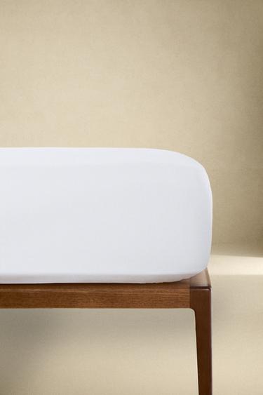 PERCALE FITTED SHEET | 40 CM HIGH (200 THREAD COUNT) - White by Zara