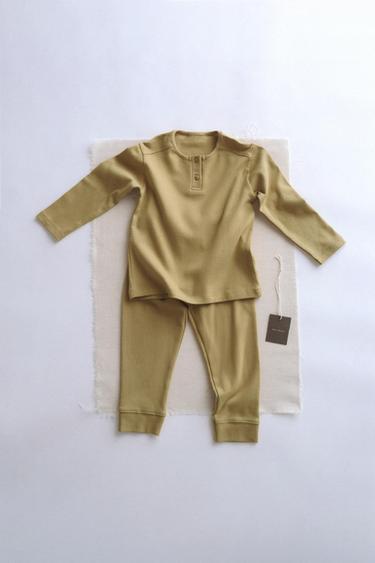 TIMELESZ - ОДНОТОННАЯ ПИЖАМА С СУМКОЙ — ГОРЧИЧНЫЙ от Zara — изображение 0