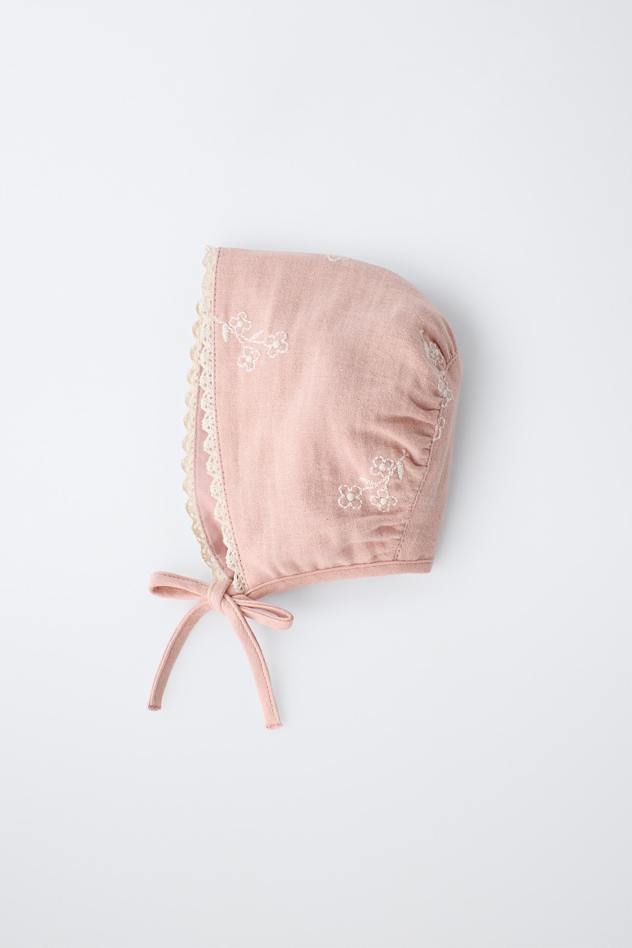 BONNET FLEURS BRODÉES