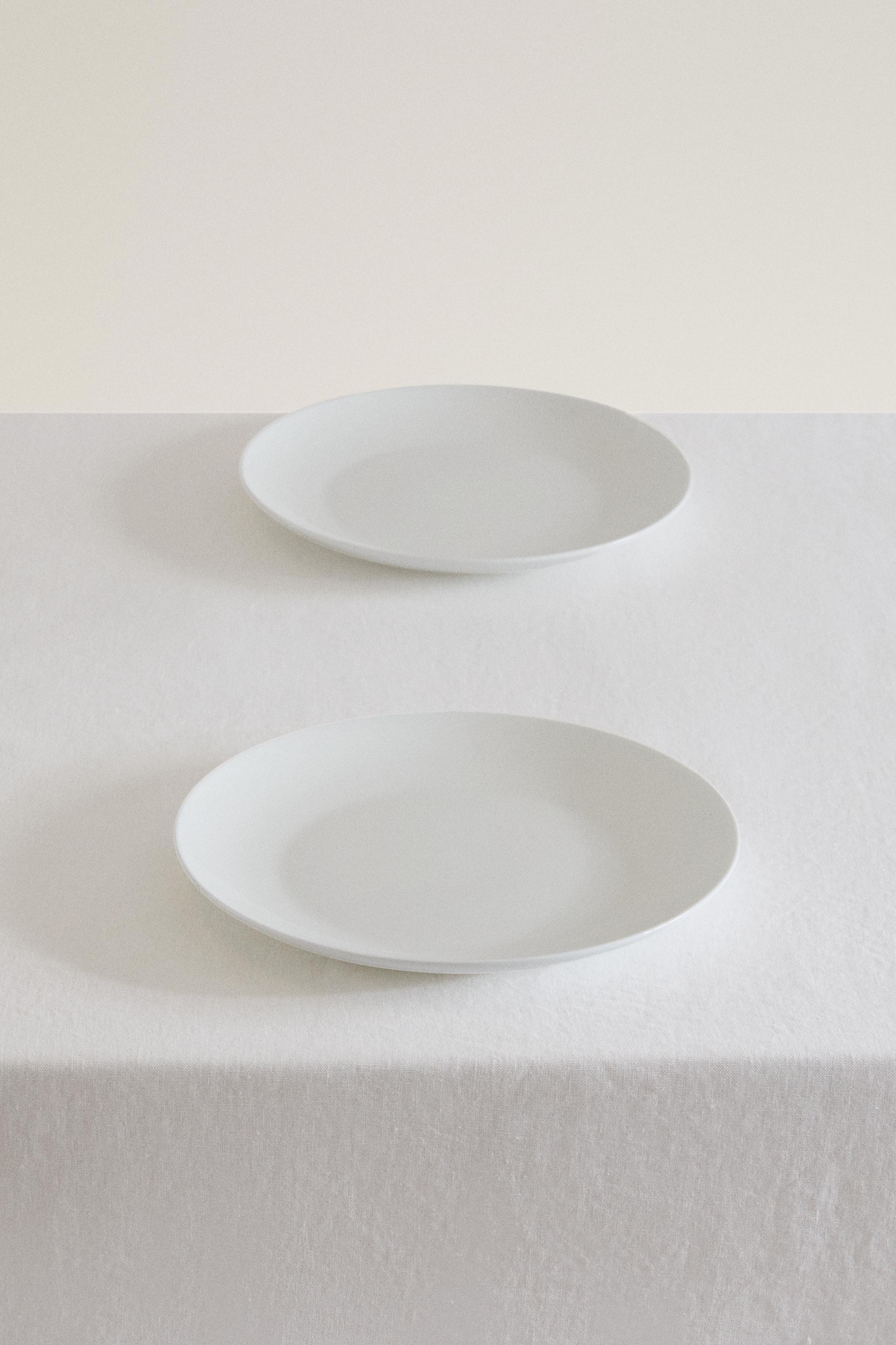 GEOMETRIC EMBROIDERED LINEN TABLECLOTH