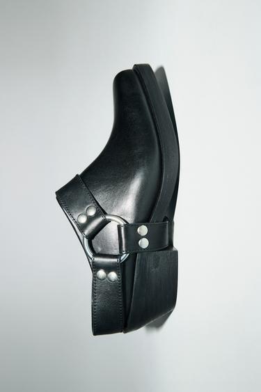LEATHER CLOGS WITH REMOVABLE DETAIL - Black by Zara