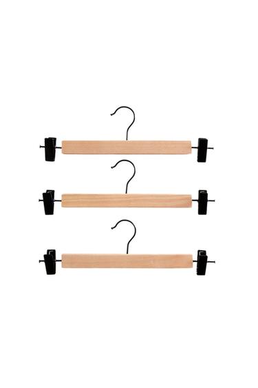 PERCHA PINZAS MADERA (PACK DE 3) - Beige claro de Zara