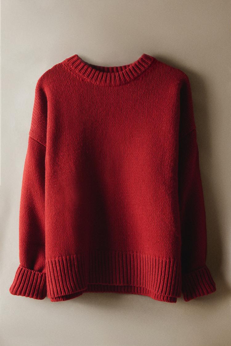 WOOL SWEATER WITH ROUND INFINITY SCARF — Dark red