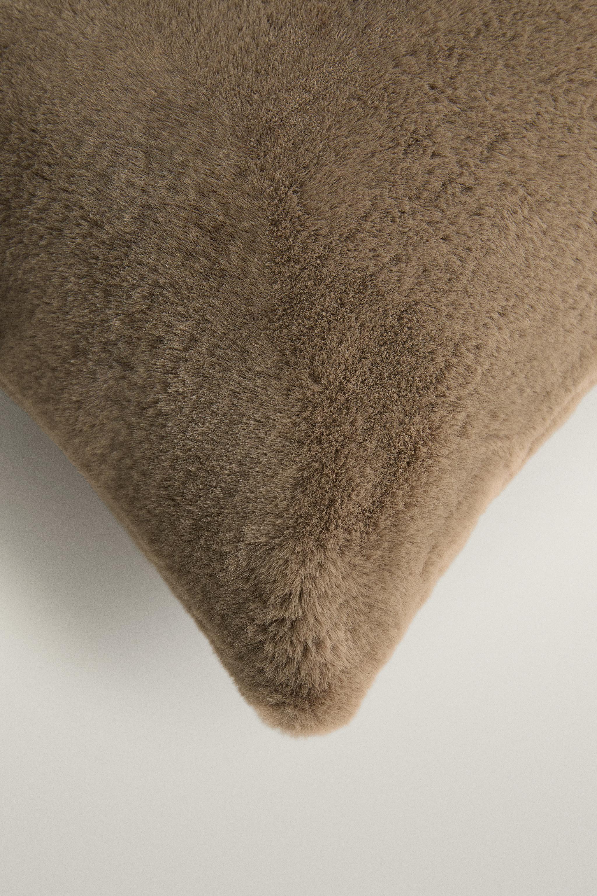 HOUSSE DE COUSSIN FOURRURE RASE UNIE