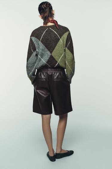 SHORT MATIÈRE SYNTHÉTIQUE - Marron foncé de Zara - Image 4