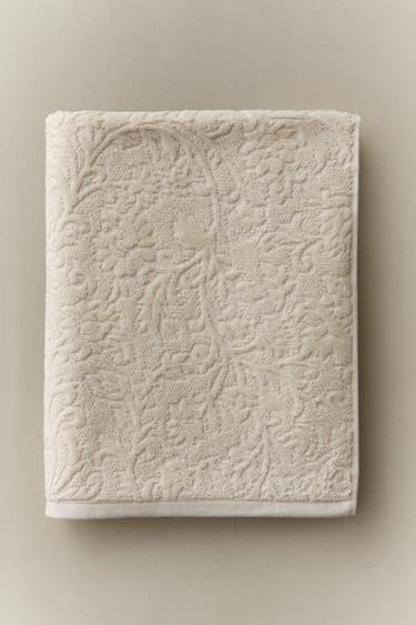 SERVIETTE DE BAIN JACQUARD FLEURS - Ivoire de Zara - Image 4