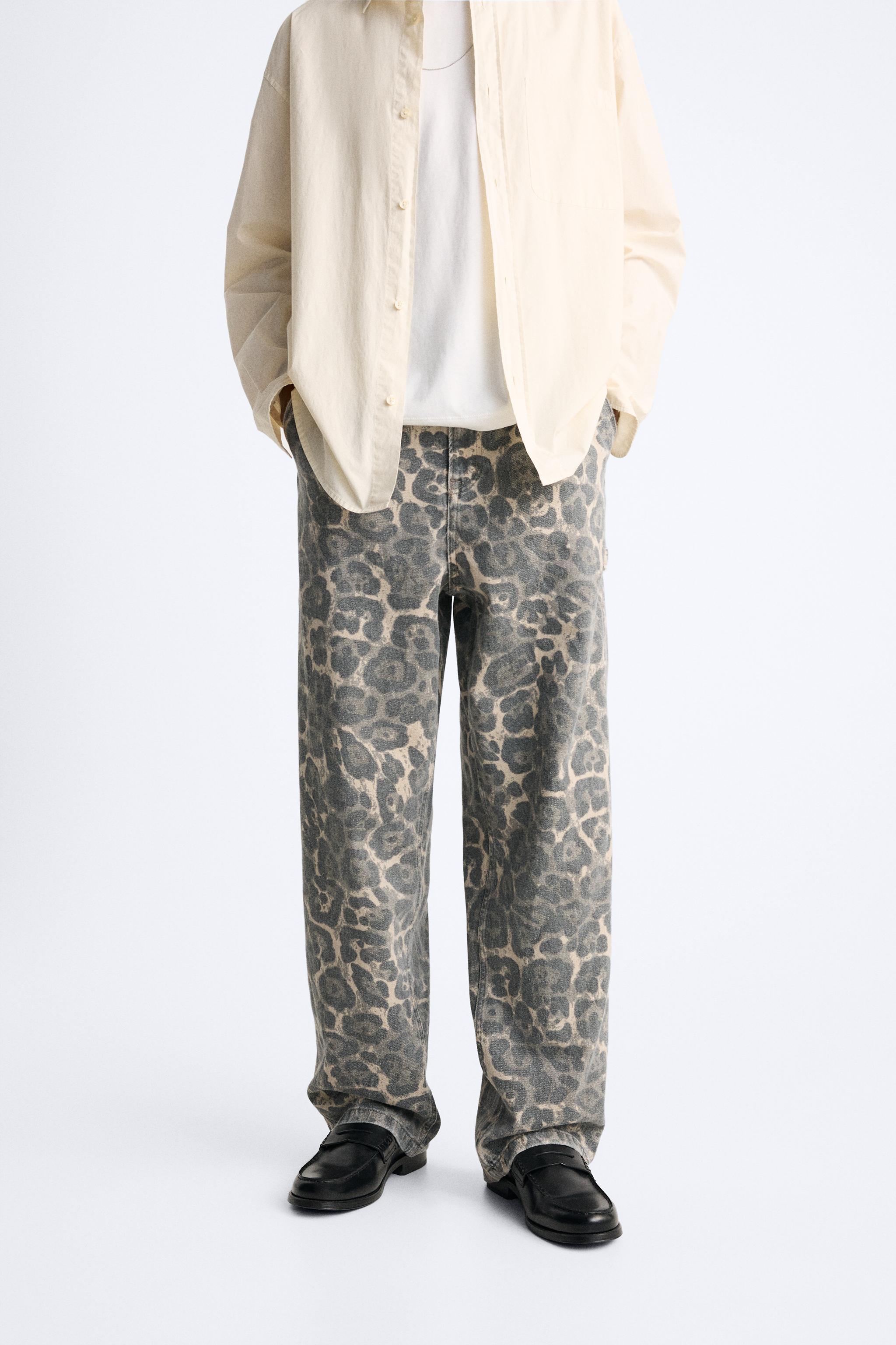 PANTALON CARPINTERO ESTAMPADO ANIMAL