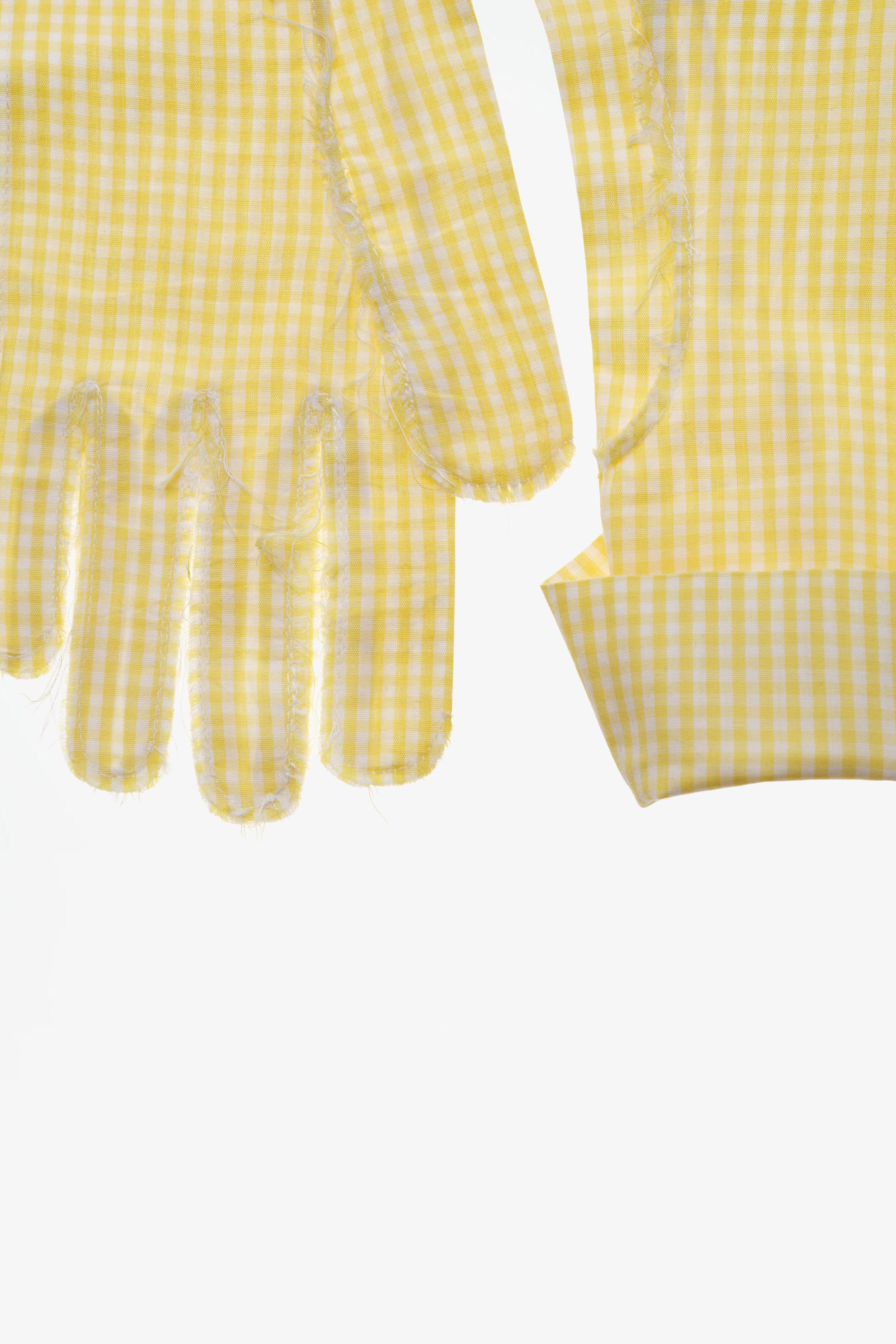 LIMITED EDITION GINGHAM GLOVES