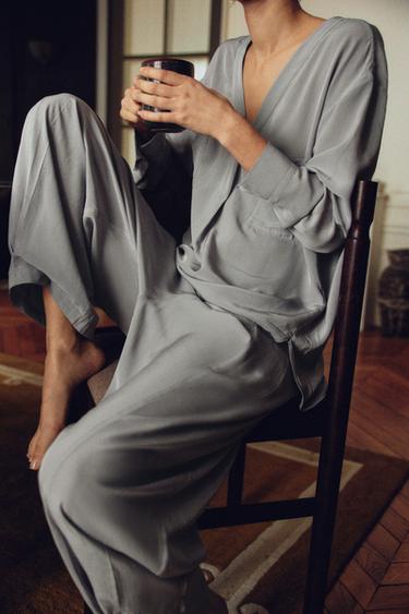 قميص بيجاما فيسكوز 100% بجيوب - stone الخاص بـ Zara