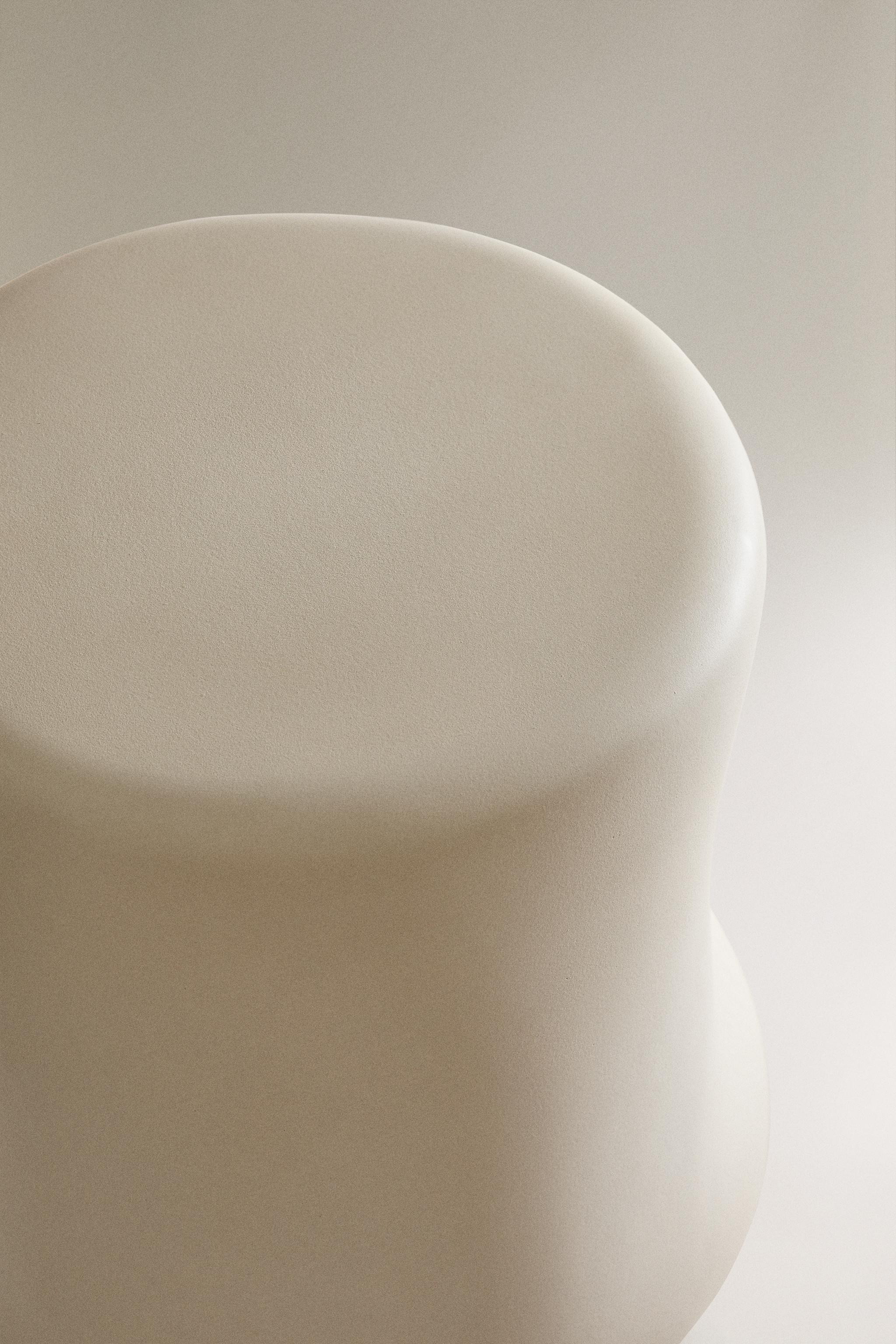 PAPIER-MÂCHÉ SIDE TABLE