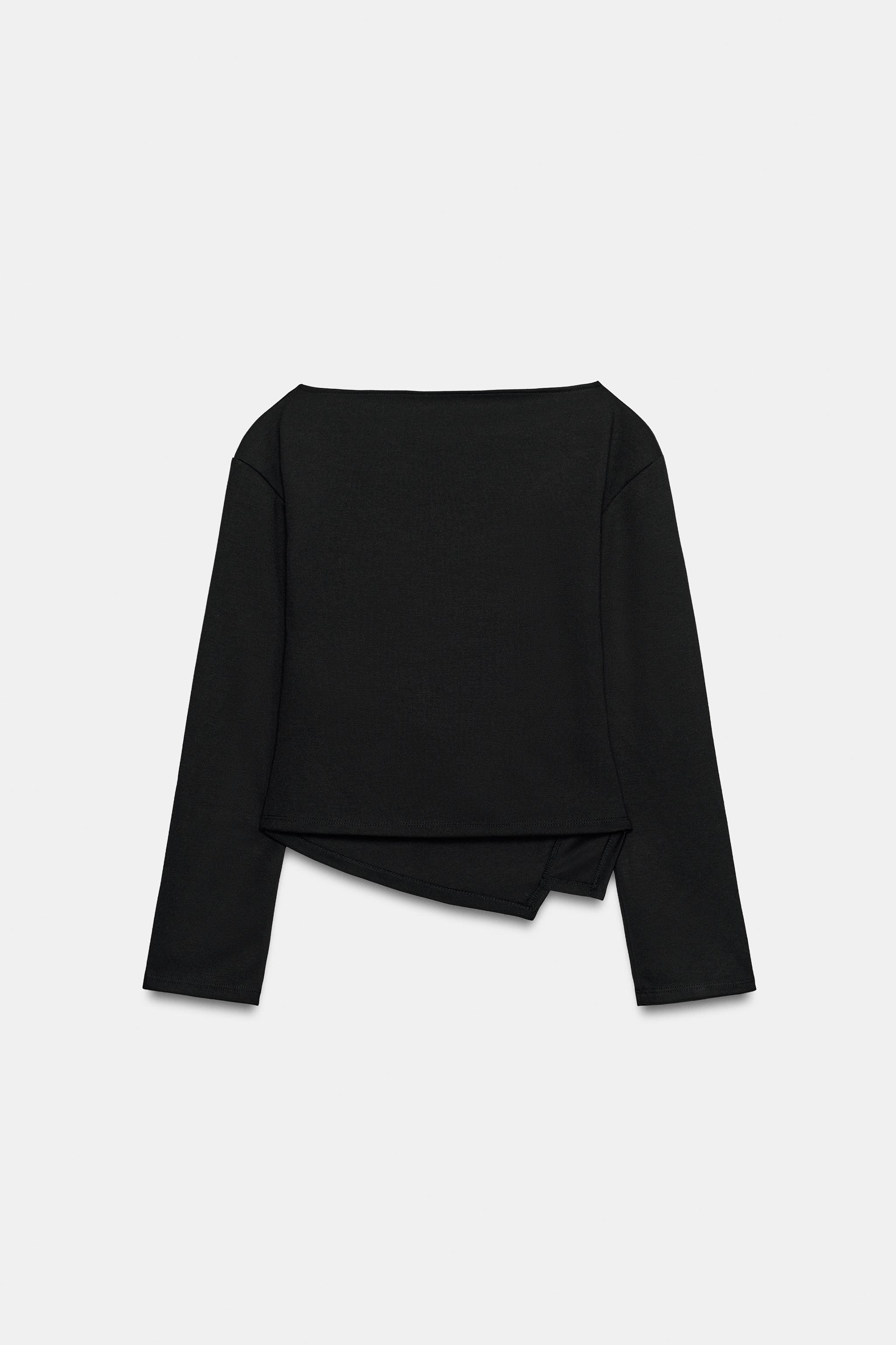 SOFT BROOCH TOP