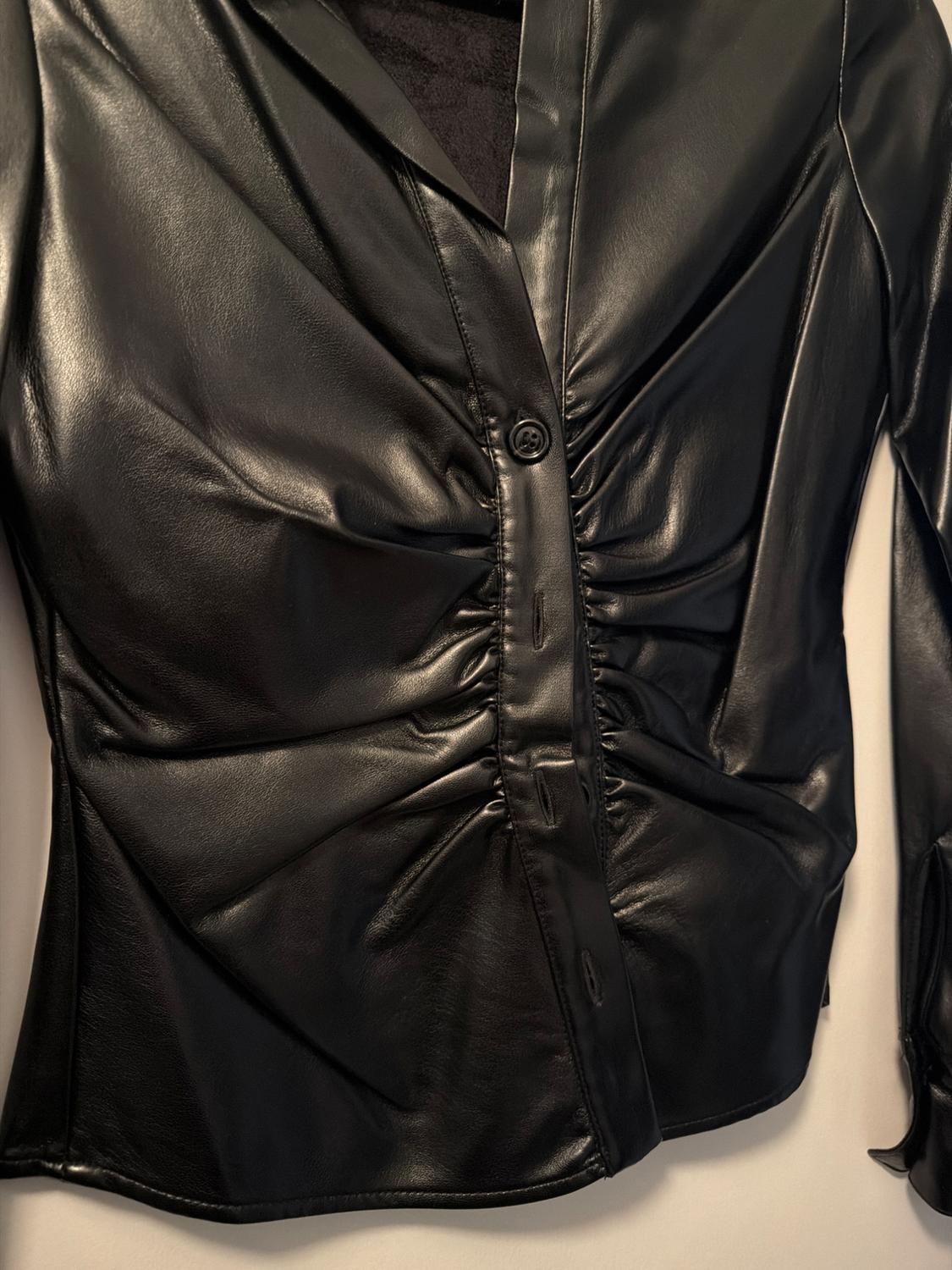 FITTED FAUX LEATHER SHIRT - Image 2