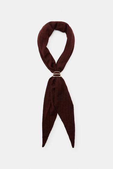 KNITTED BANDANA WITH BROOCH - Burgundy by Zara
