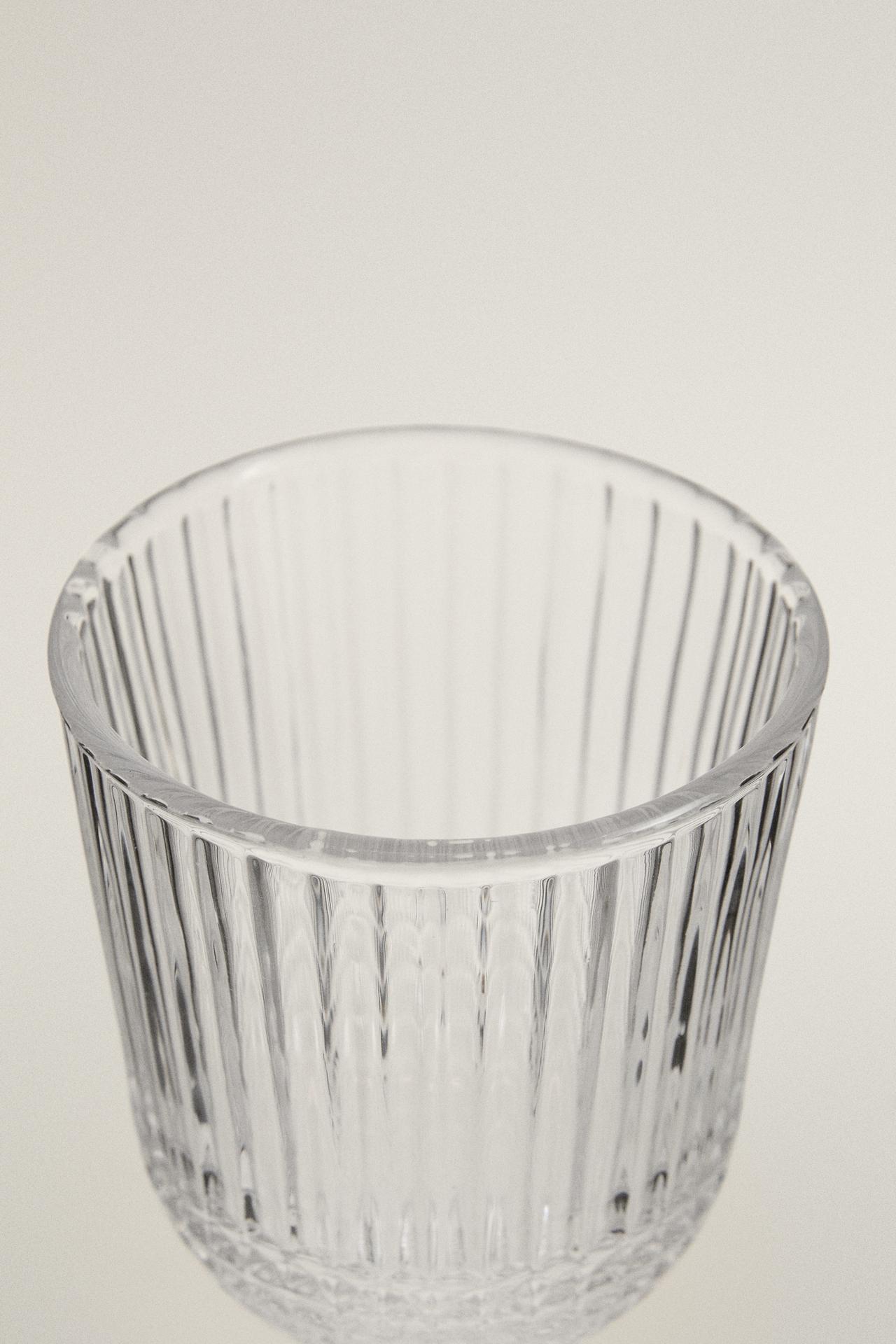 GEOMETRIC RAISED GLASS — Transparent