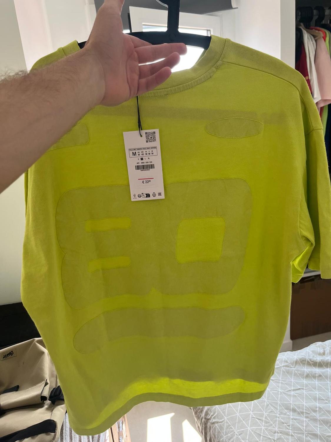 T-SHIRT WITH CONTRAST EMBROIDERY - Image 2