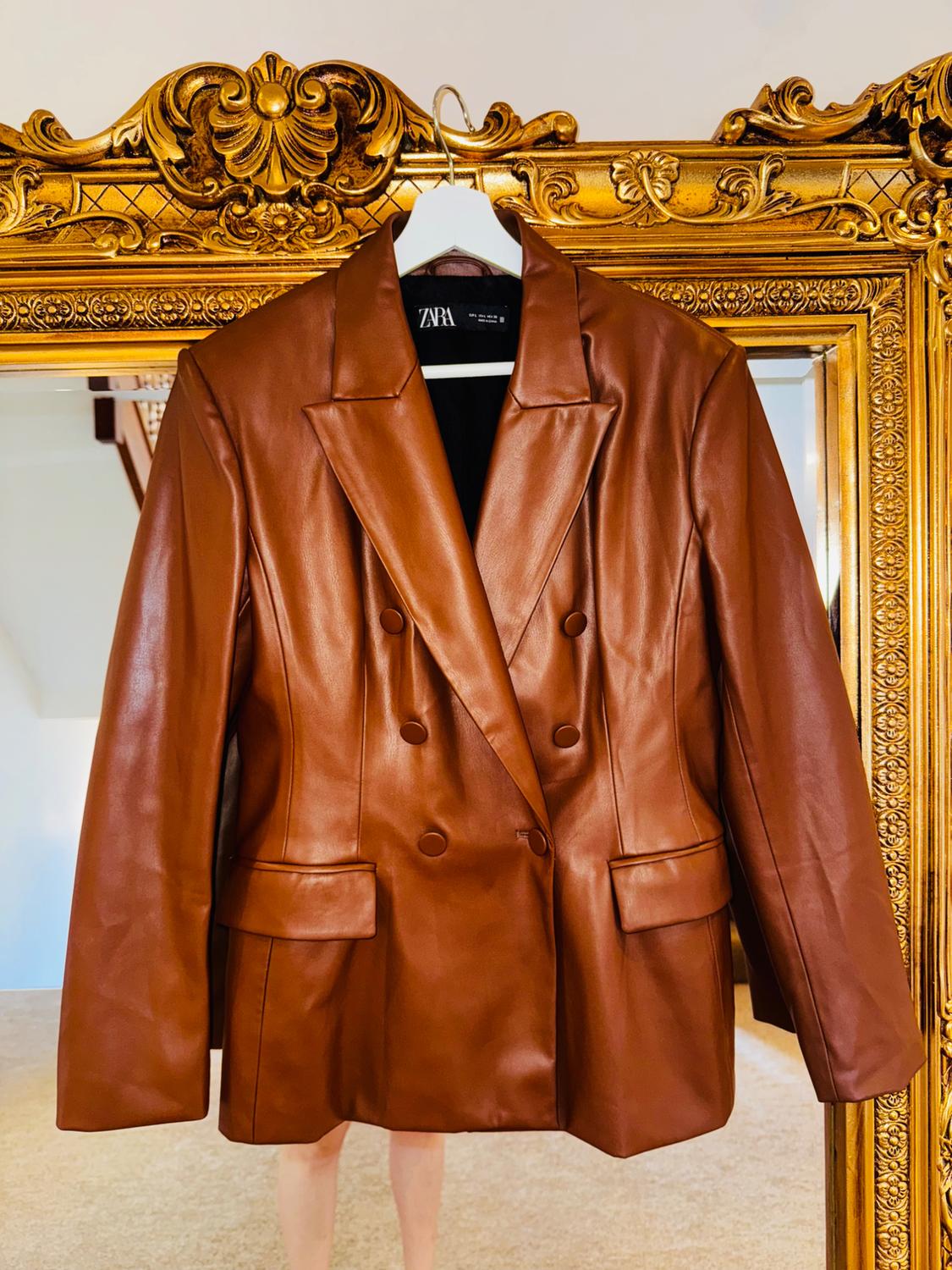 FAUX LEATHER BLAZER