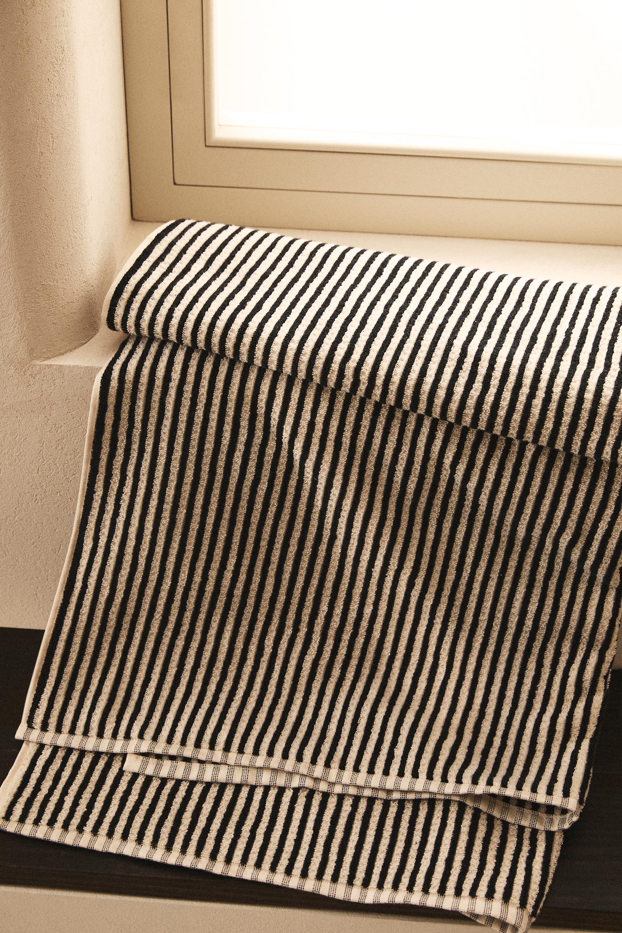 44545013070-a2.jpg?ts=