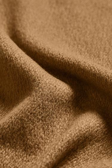 FRINGED DECORATIVE THROW - camel by Zara