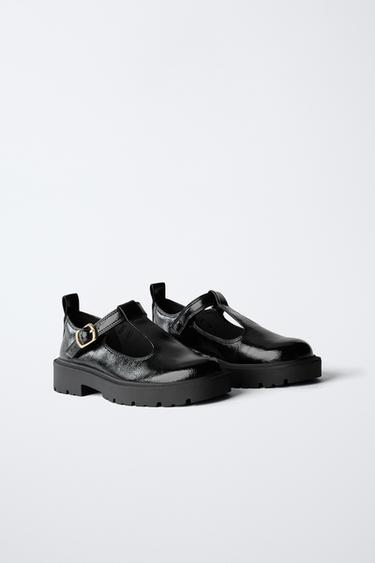 ZAPATO T CHAROL - Negro de Zara