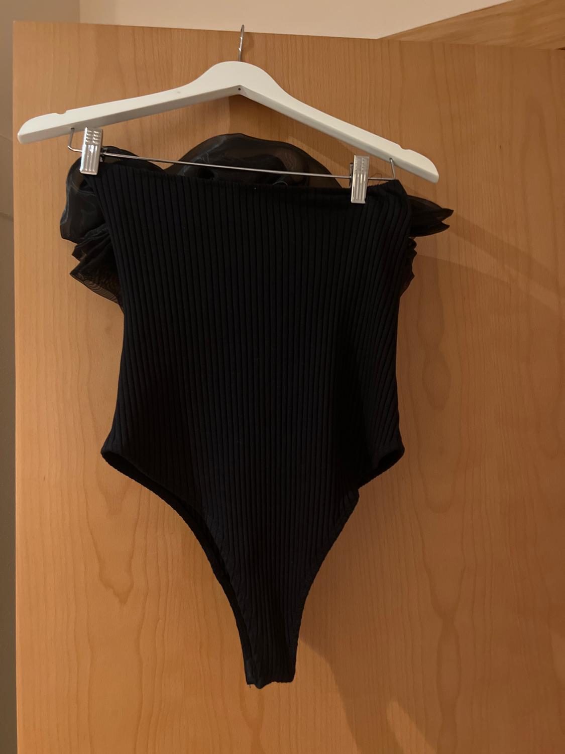 RIBBED BODYSUIT WITH ORGANZA RUFFLES - Image 4