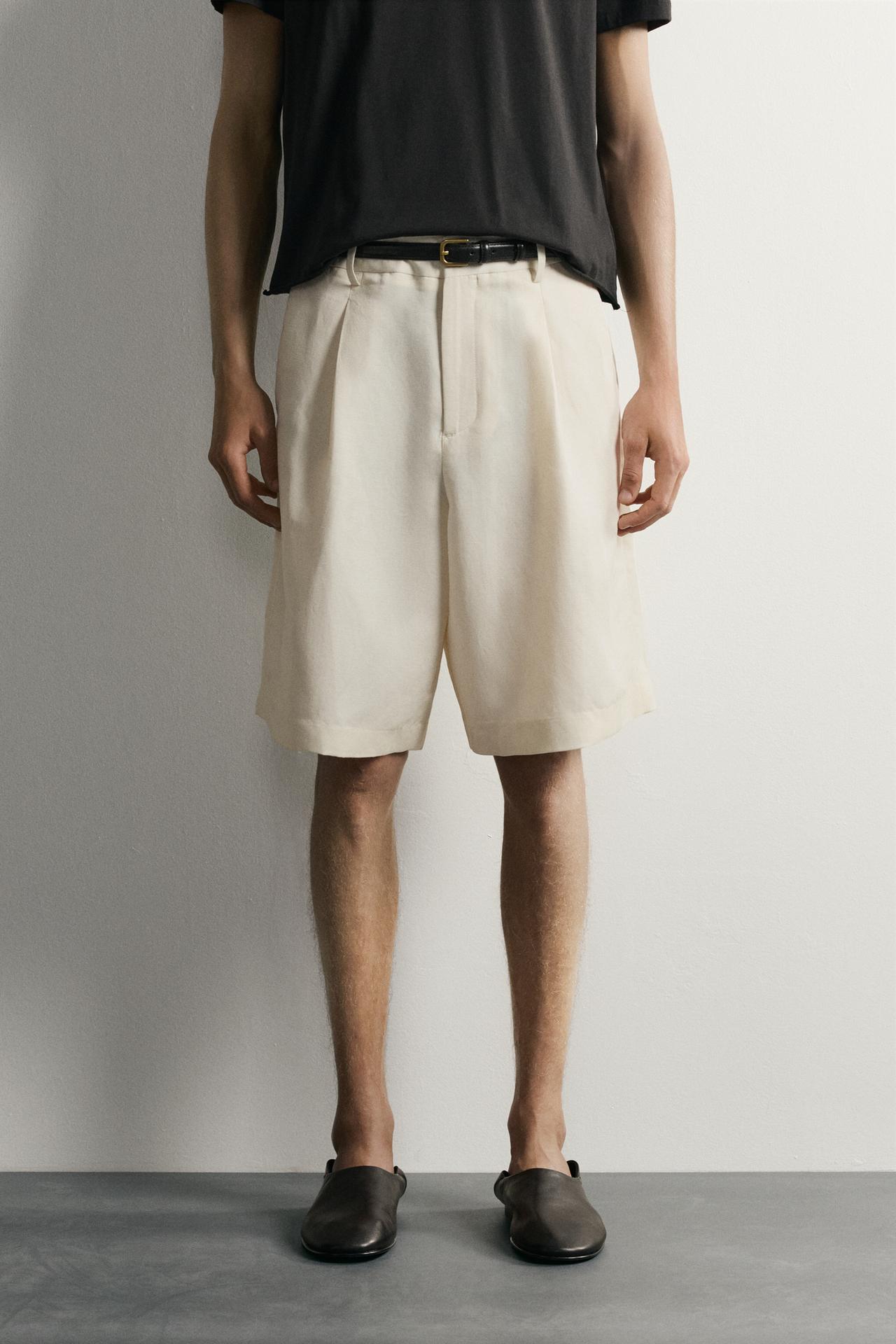 WIDE FIT PLEATED SHORTS — Oyster-white