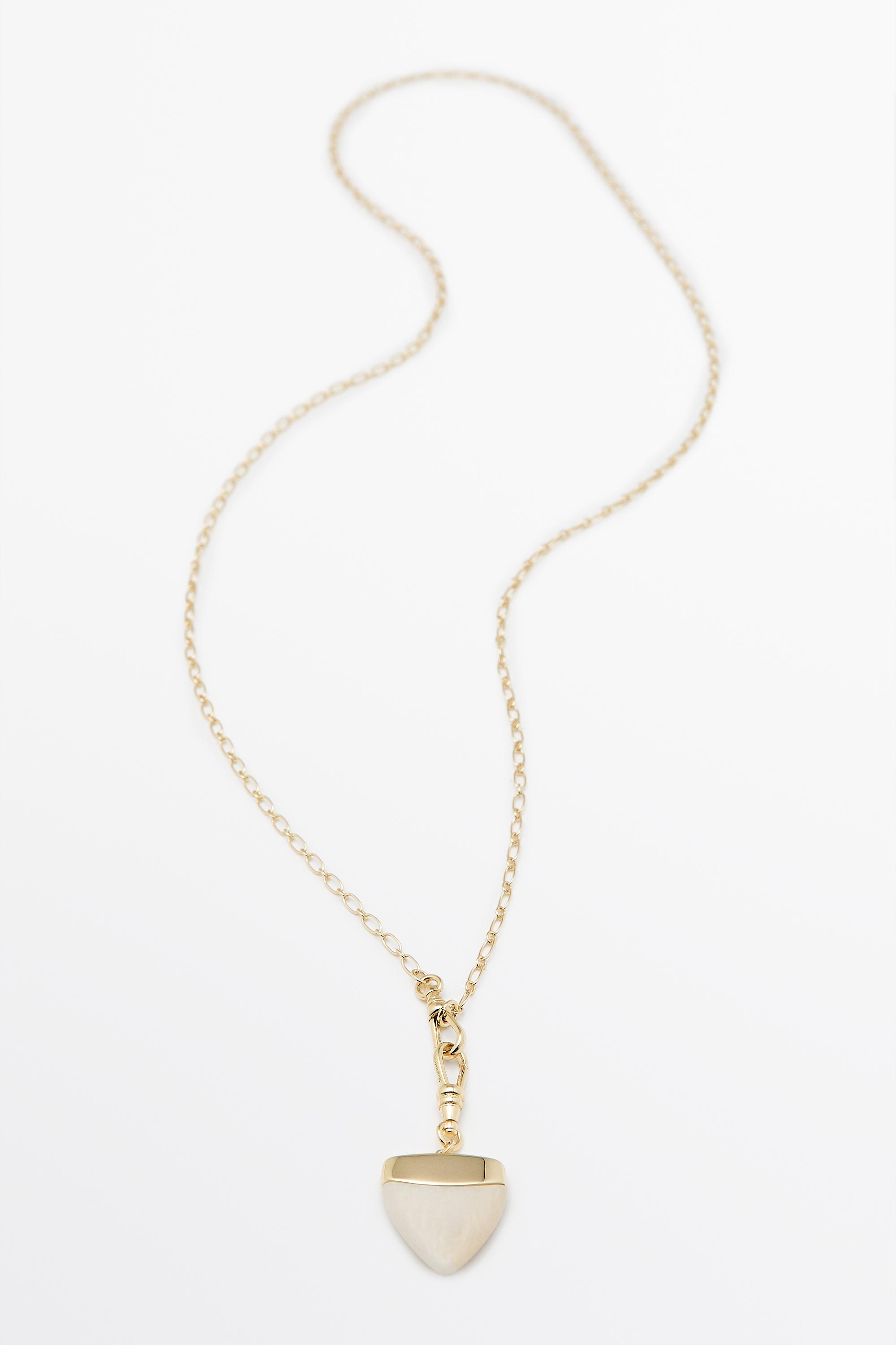 Collier pendentif pierre
