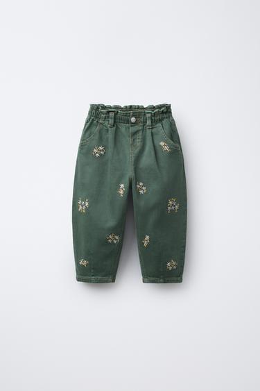 بنطلون BAGGY تويل بأزهار مطرزة - أخضر الخاص بـ Zara