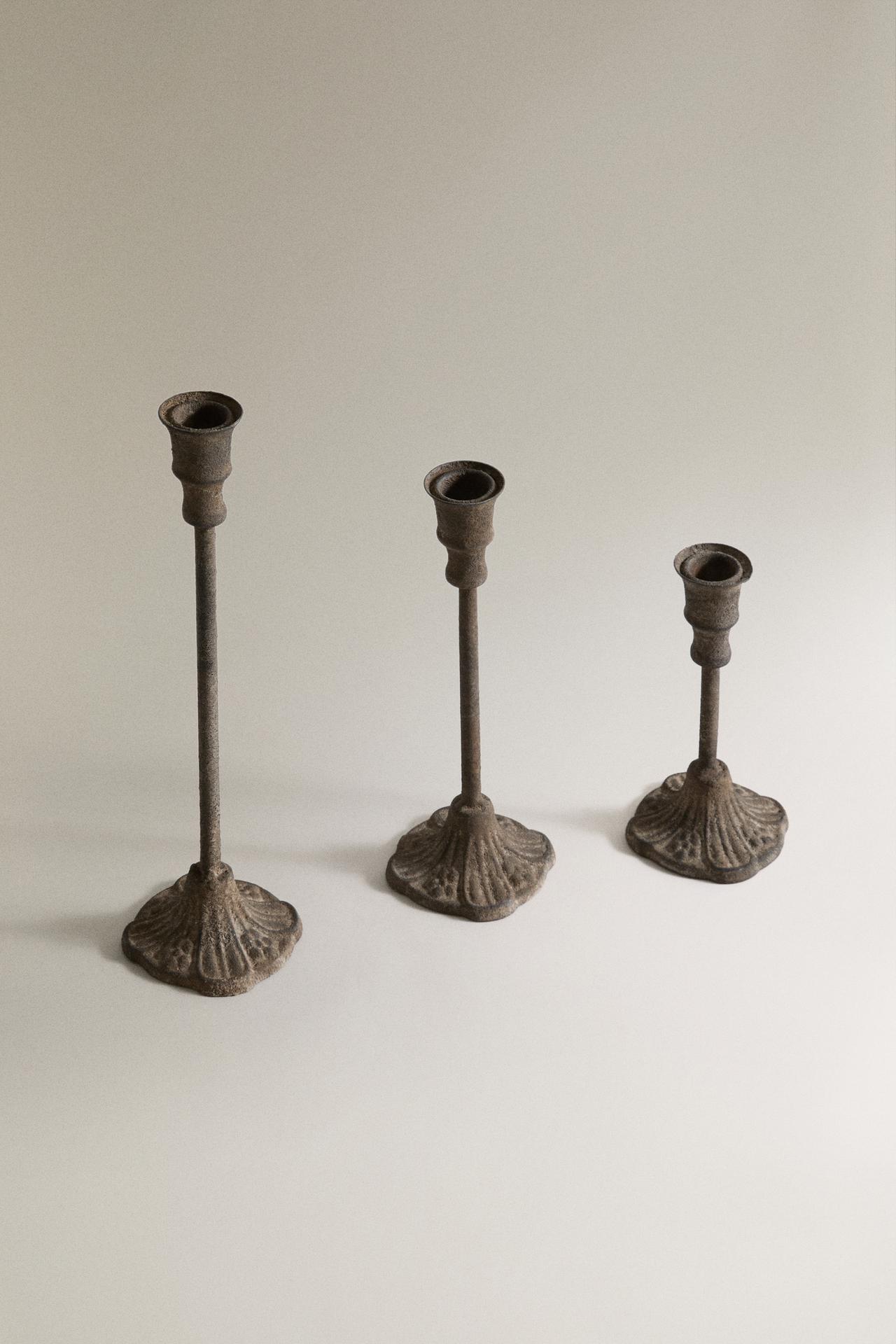 IRON CANDLE HOLDER — Metal brown