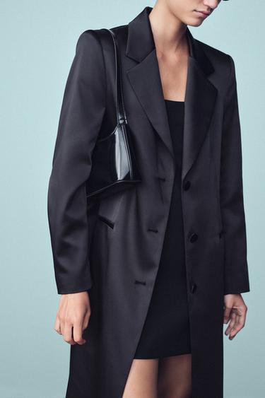 ABRIGO SATINADO HOMBRERAS - Negro de Zara
