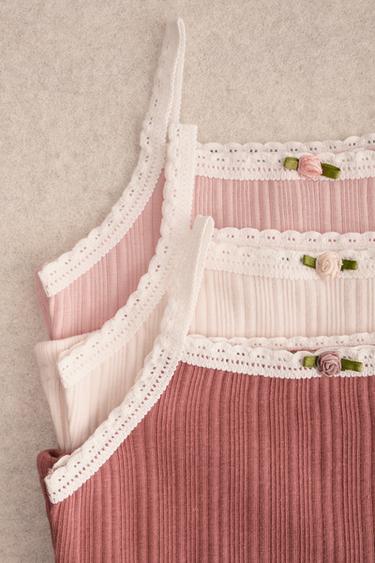 ZARA TIMELESS - PACK DE TROIS T-SHIRTS POINTELLE FLEUR - Rose pastel de Zara - Image 2