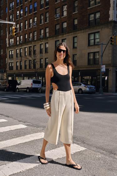 Zara ZW COLLECTION STRAIGHT SHORTS WITH PLEATS - Beige