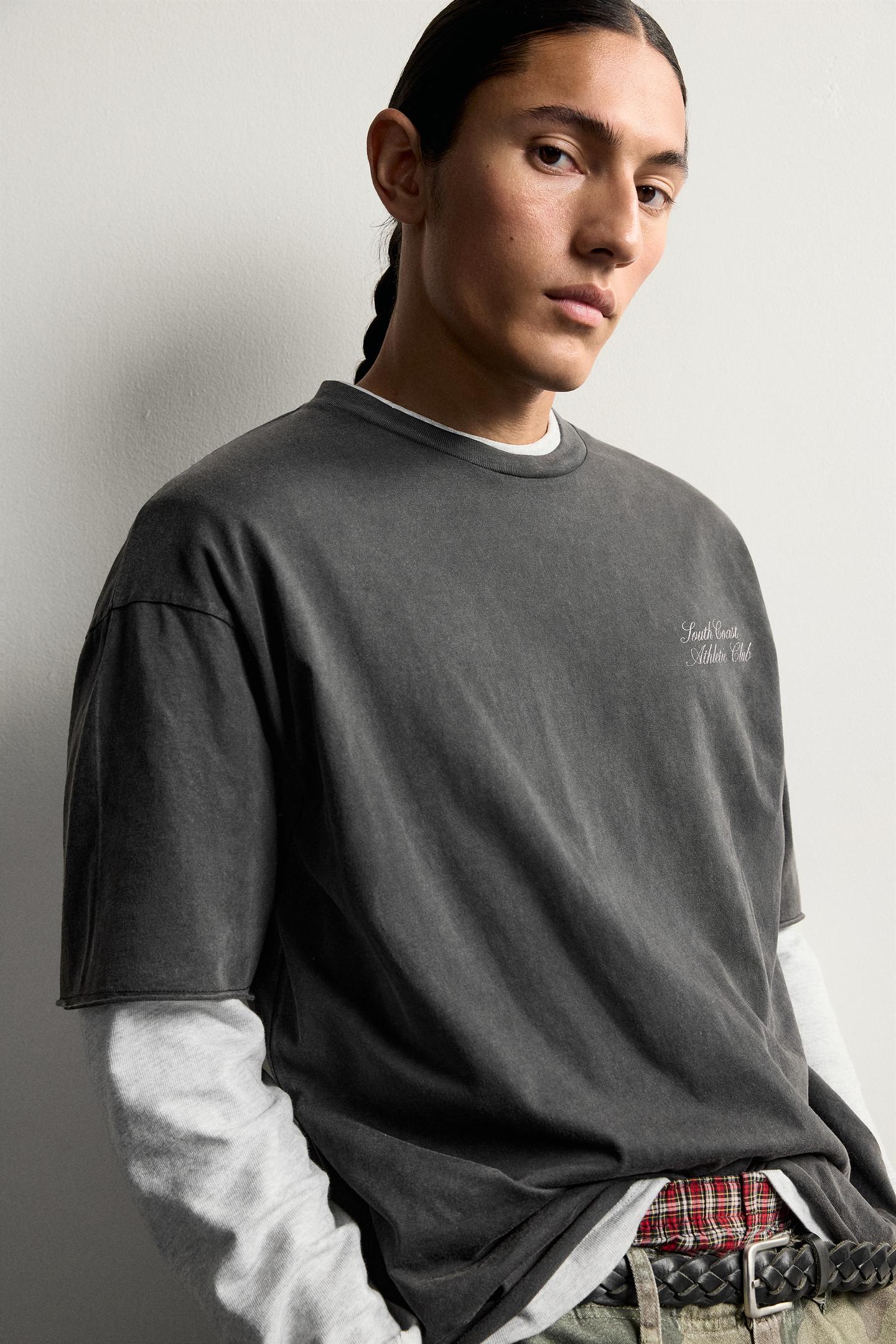 Мужская футболка Zara Relaxed Fit Washed Graphic, цвет: Тёмный антрацитовый — фото 6
