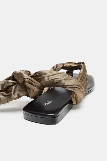 SANDALIA PLANA ANUDADA - Verde Oliva de Zara