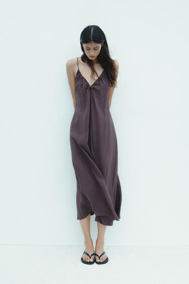 ROBE MIDI FLUIDE DÉCOLLETÉ FRONCÉ - Violet de Zara