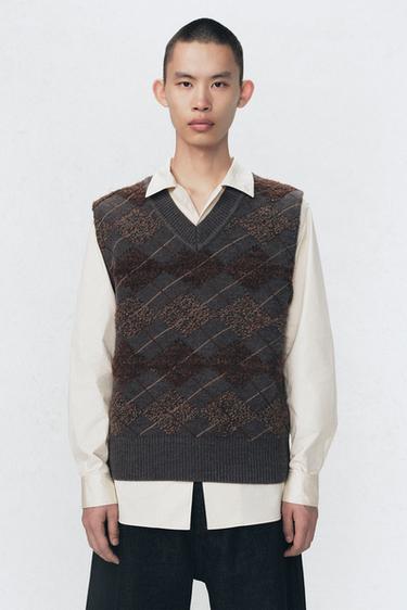 CHALECO PUNTO ROMBOS TEXTURA SOSHIOTSUKI X ZARA - Gris antracita de Zara