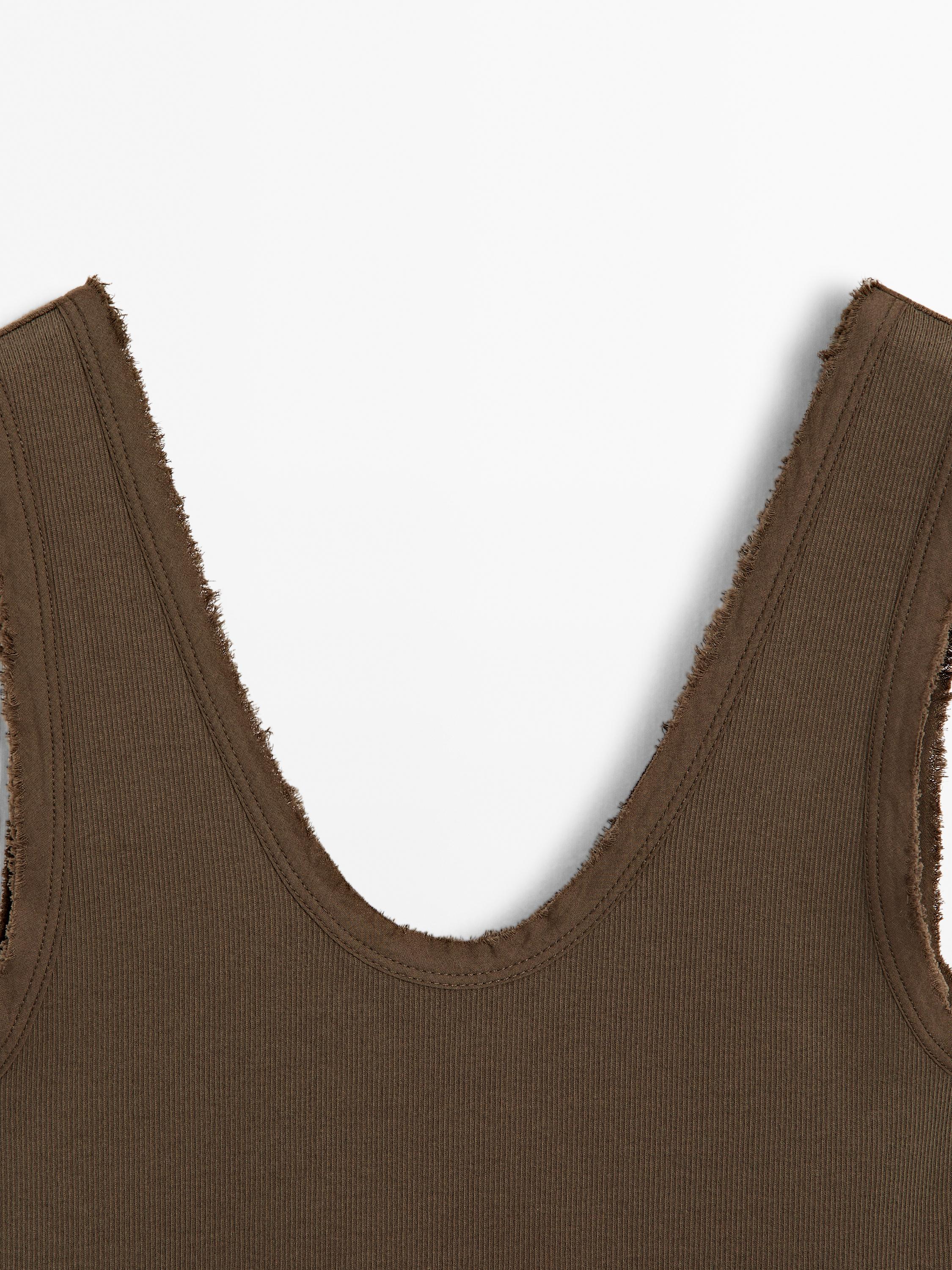 Cotton blend top with frayed piping