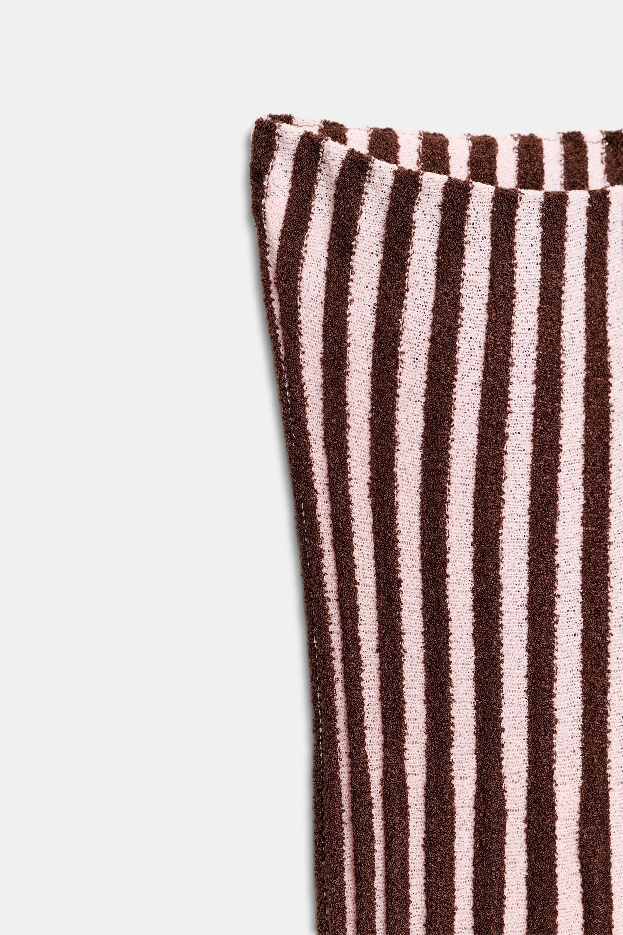 TEXTURED STRIPED PLEATED SKIRT