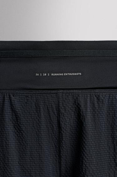 SHORT DE TRAIL - Noir de Zara - Image 2