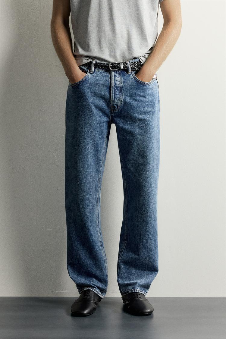 JEANS DE PIERNA RECTA 2