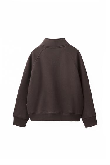 LABEL DETAIL SWEATSHIRT — Chocolate 2
