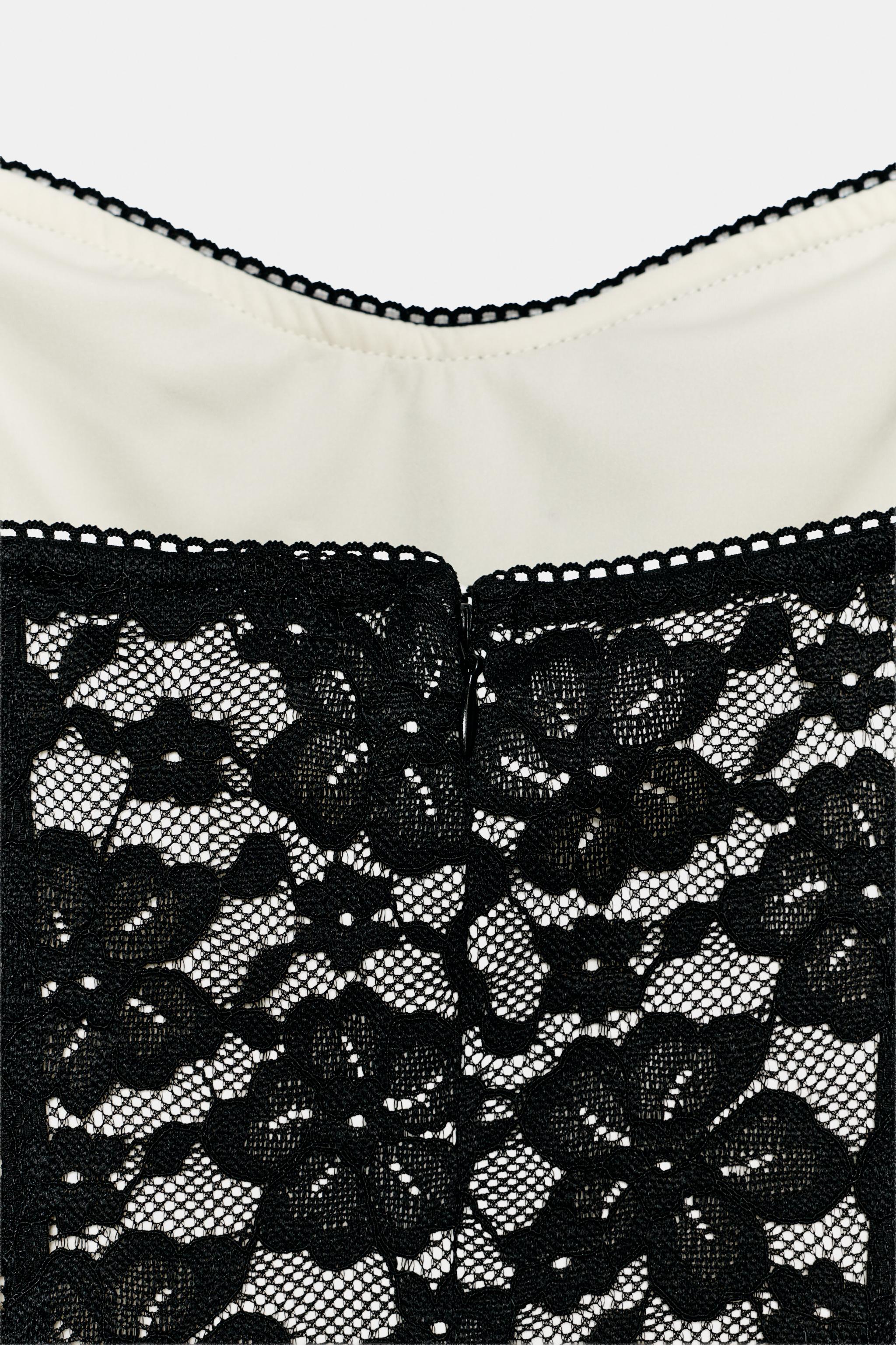 ROBE COURTE EN DENTELLE