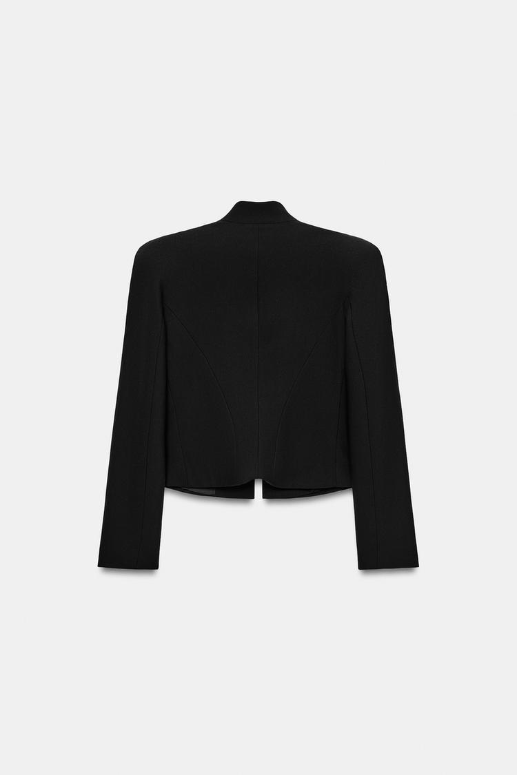 Blazer entallado con hombreras 7