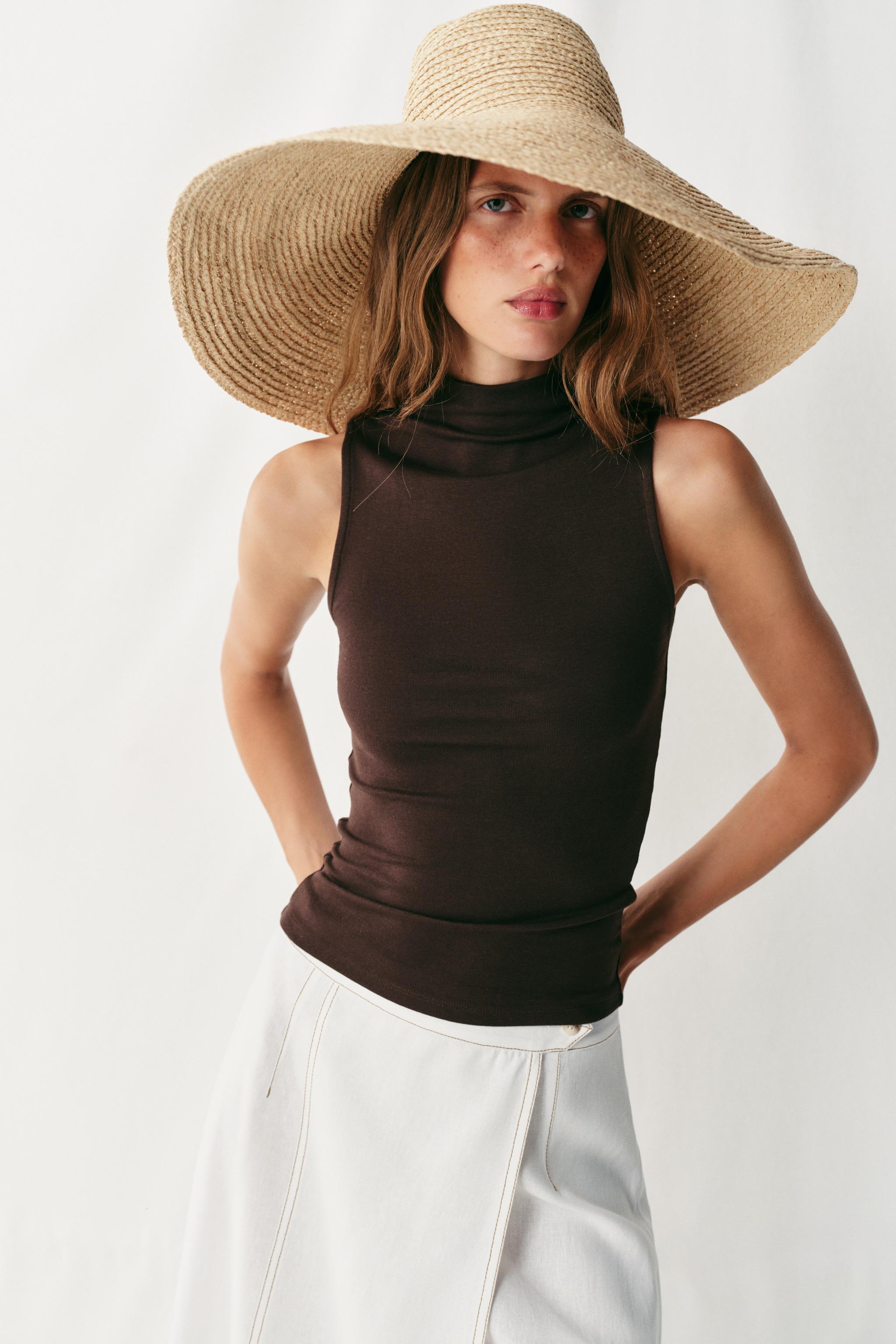SLEEVELESS TOP — Brown